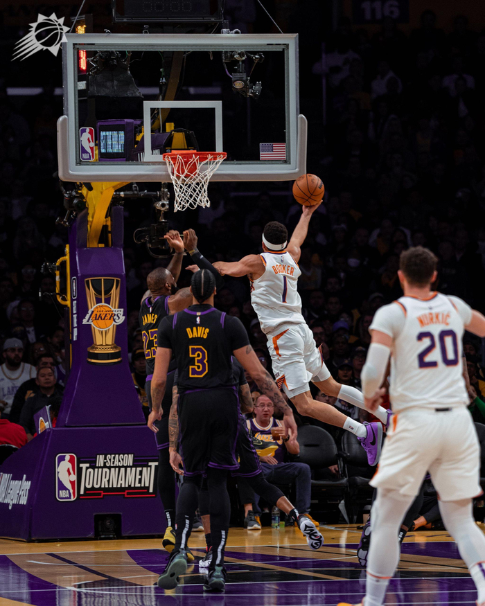 杜兰特在湖人比赛中败北，刷新纪录引发热议！观众掌声雷动的简单介绍