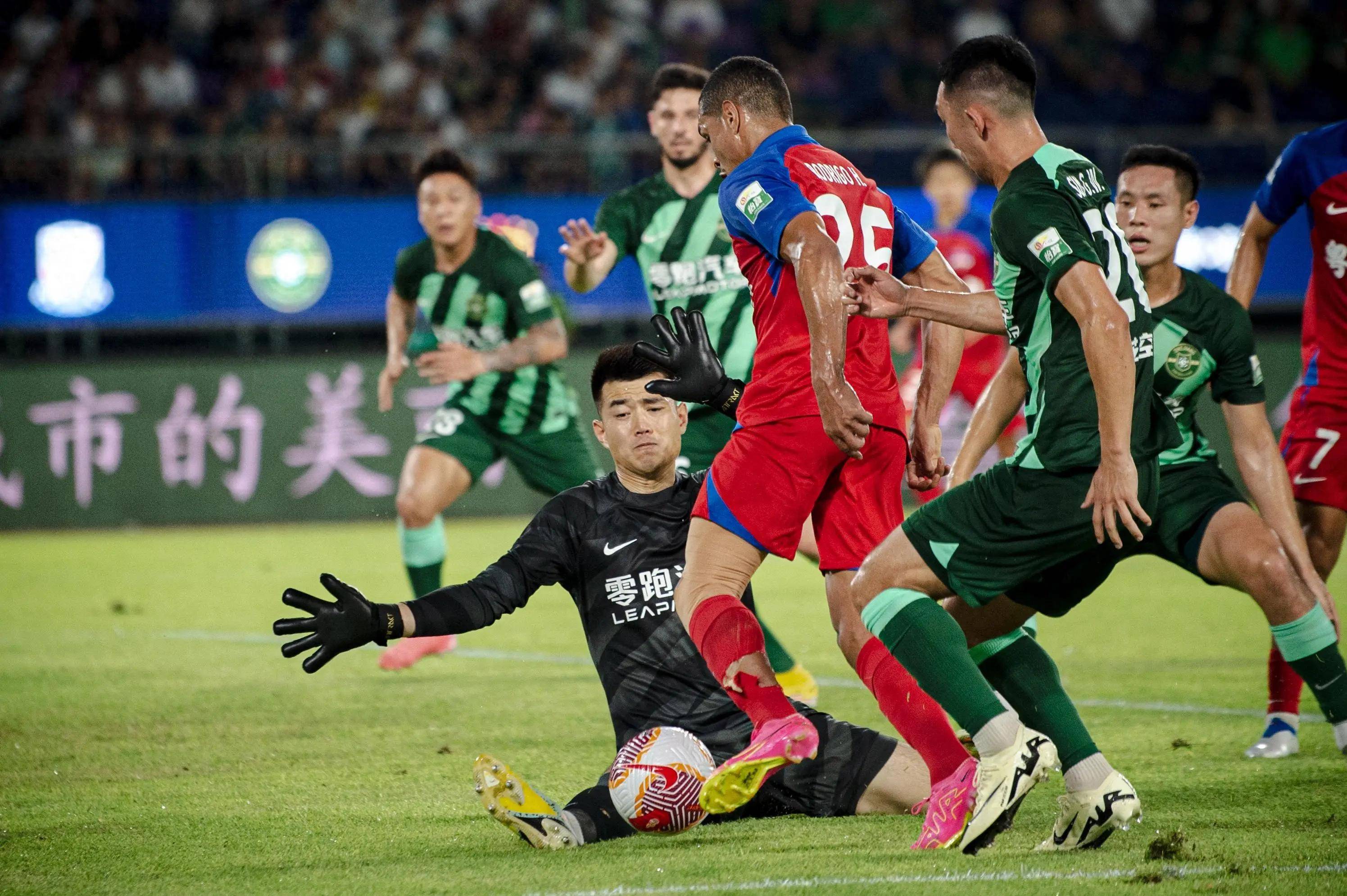 风云突变广州队转会期回应争议，法国杯版图或变，赛场秩序良好，身体对抗强度拉满的简单介绍-九游体育app